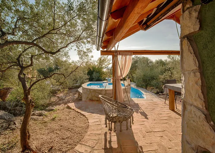 Villa House With Pool, 50 Meters From Sea, Privacy - By Traveler Tourist Agency Krk - Id 2137